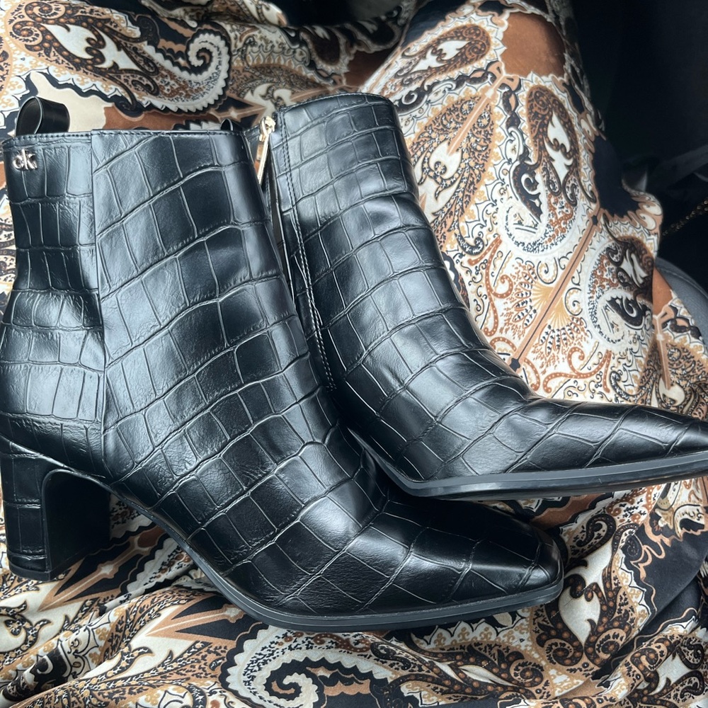 Calvin Klein Women’s Size 9 Ankle Boots Deni Black Crocodile